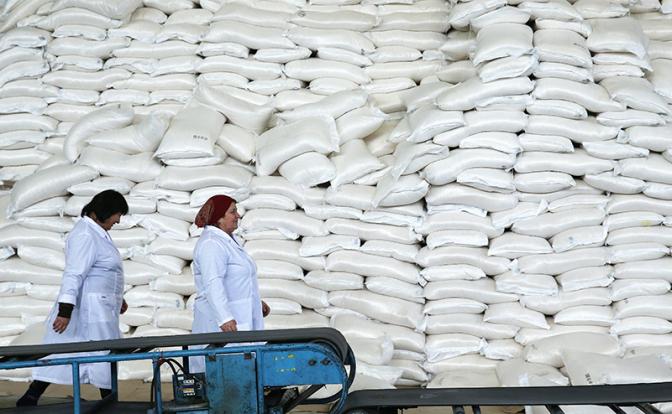 В России приостановили продажу сахара