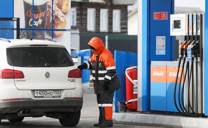 Бензин в России с начала года подорожал больше, чем за 2020 год