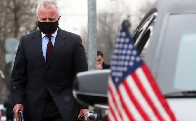 На фото: чрезвычайный и полномочный посол США в РФ Джон Джозеф Салливан