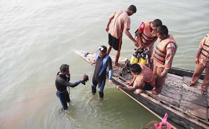 Страшное столкновение двух судов: погибло 25 человек