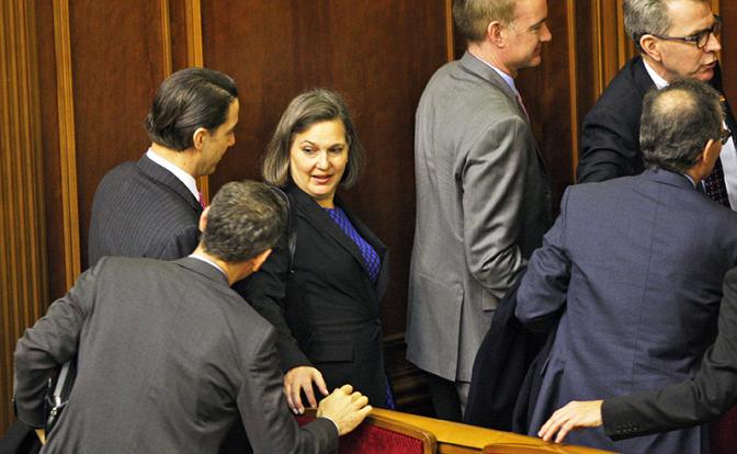 На фото: помощник госсекретаря США по делам Европы и Евразии Виктория Нуланд после выступления вице-президента США Джо Байдена (не на фото) в Верховной Раде Украины в Киеве, Украина , 08 декабря 2015 года