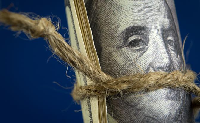 Названы лучшие месяцы для покупки долларов