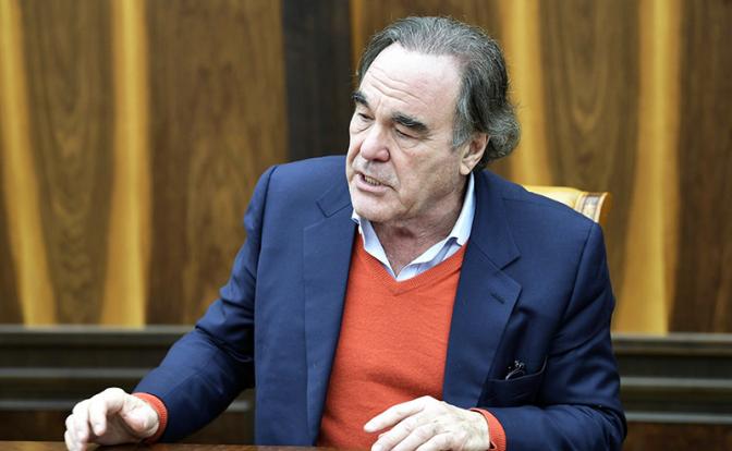 На фото: американский режиссер, сценарист и продюсер Оливер Стоун