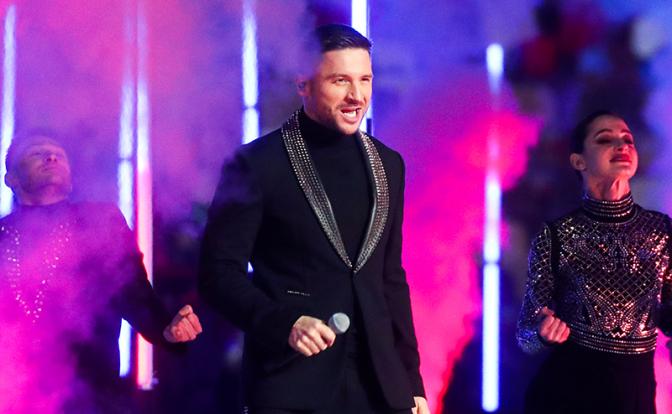 На фото: певец Сергей Лазарев во время выступления