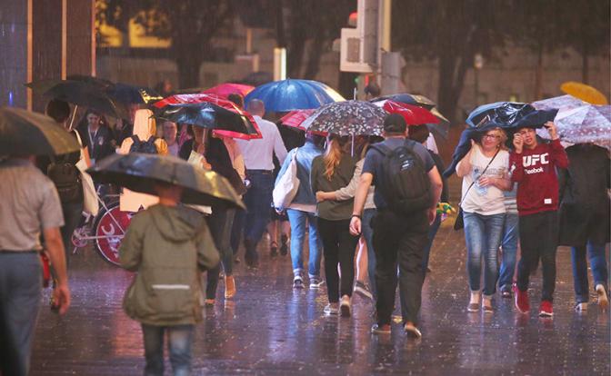 Весна встретится с летом на повышенных тонах: погода заштормит, сильные грозы на всех фронтах