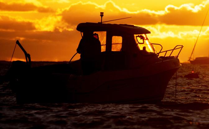 Японское рыболовецкое судно столкнулось с российским: много погибших