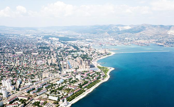 На фото: вид на Новороссийск