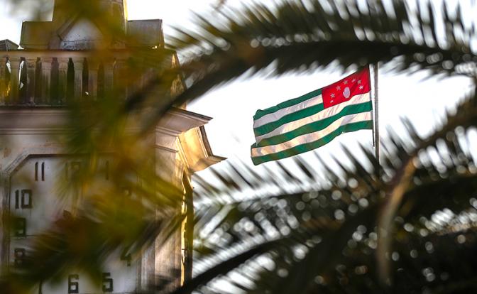 В Абхазии местный житель открыл огонь по российским туристам