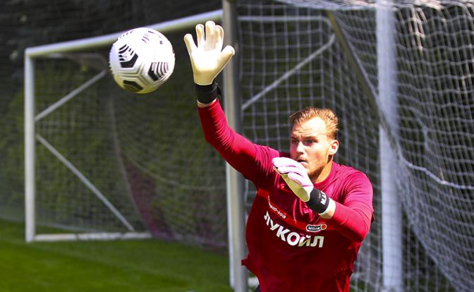 На фото: вратарь московского «Спартака» и молодежной сборной России Александр Максименко