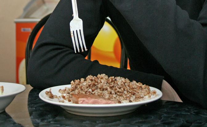 Выяснилось, кому нельзя есть гречку