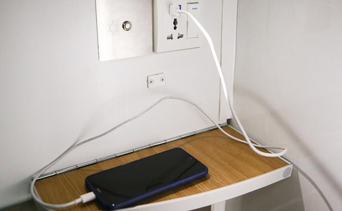 Названы опасности полного заряда смартфона