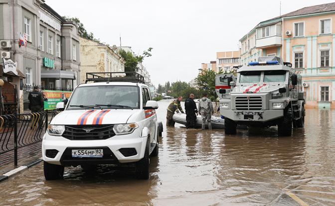 Экстренное предупреждение МЧС: в Крыму объявлено штормовое предупреждение