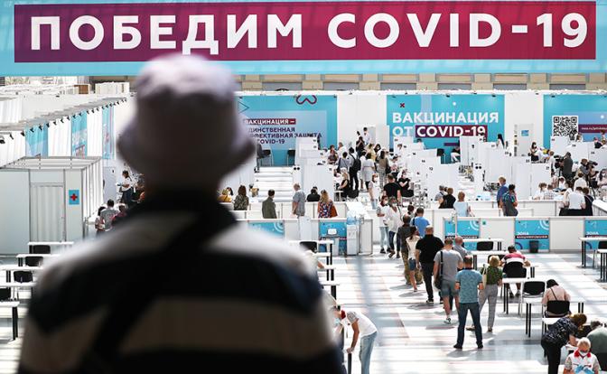 «Врачи дезориентированы»: эксперт объяснил отказ в вакцинации ряду граждан