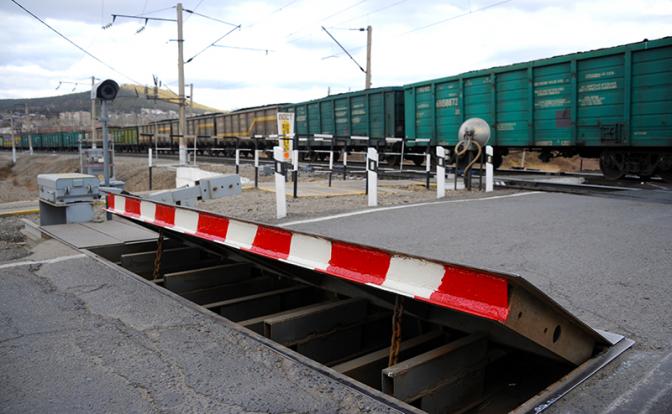 В Ленобласти поезд протаранил автомобиль, есть погибшие