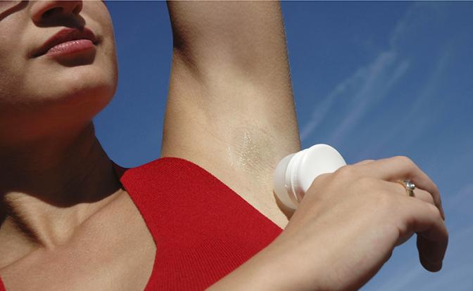 Врач рассказала, как уменьшить потоотделение