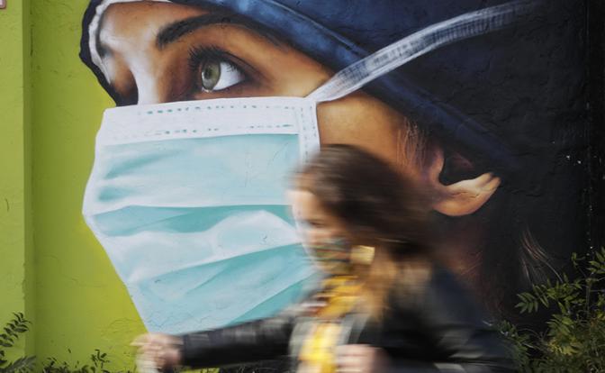 Озвучены различия симптомов COVID-19 у мужчин и женщин