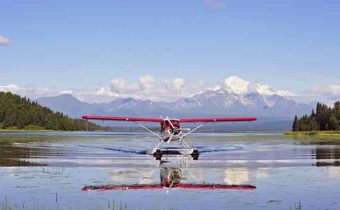 Пропавший экскурсионный самолет разбился, погибли все пассажиры