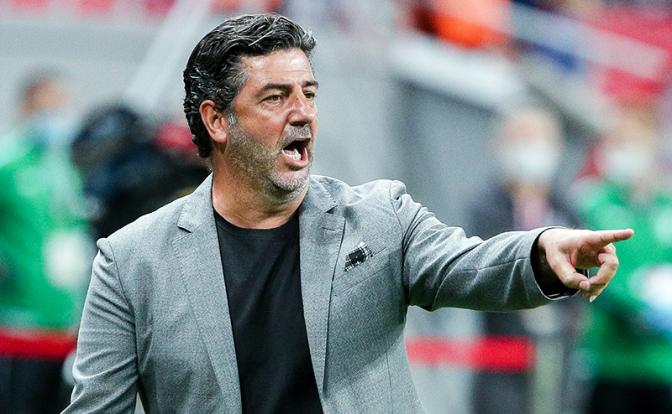 На фото: главный тренер "Спартака" Руй Витория