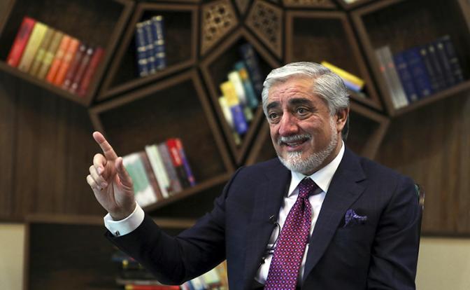 На фото: глава Высшего совета по национальному примирению Афганистана Абдулла Абдулла