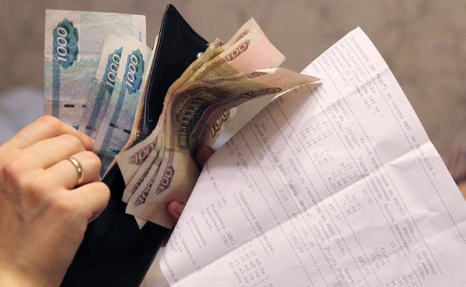 Выяснилось, сколько россияне тратят на еду и жилье