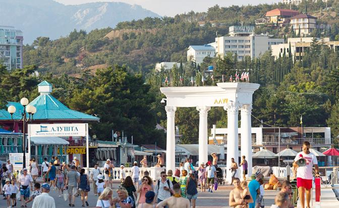 Россияне рассказали, что их раздражает на российских курортах