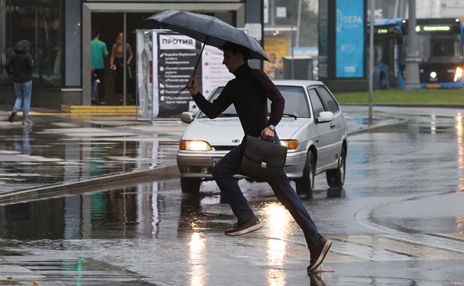 Прогноз погоды на выходные: москвичам пообещали ветер, дождь и заморозки по ночам