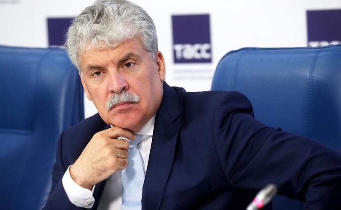 На фото: директор "Совхоза имени Ленина" Павел Грудинин