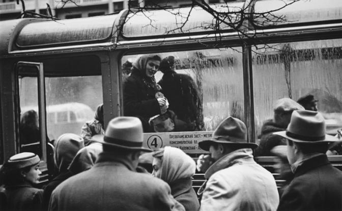 Кондуктор троллейбуса, 1958.