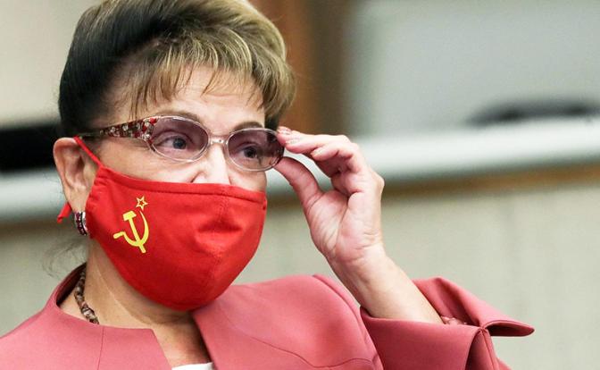 На фото: член Центрального комитета КПРФ, первый секретарь Саратовского областного комитета КПРФ Ольга Алимова