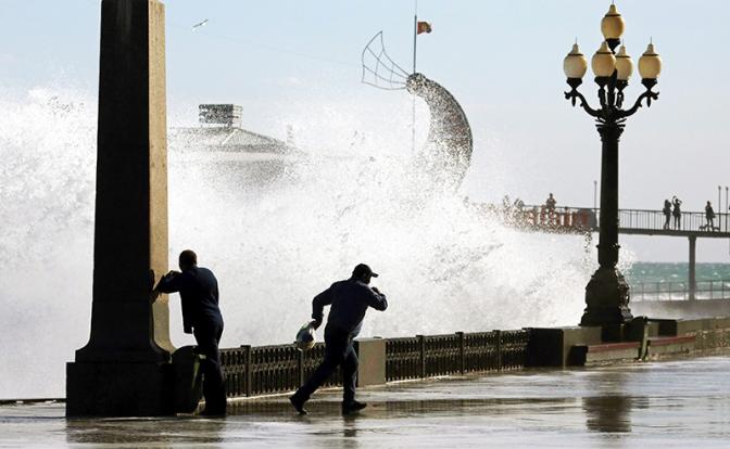 Гисметео о погоде в Крыму: шквалистый ветер до урагана