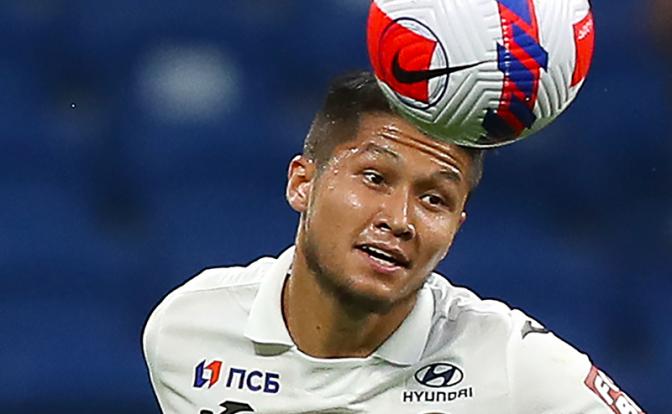 На фото: игрок ЦСКА Ильзат Ахметов.