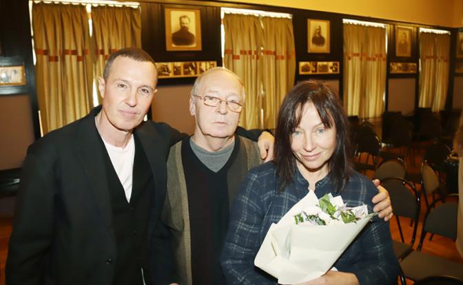 МХТ наградил актеров «чайками» за преданность театру