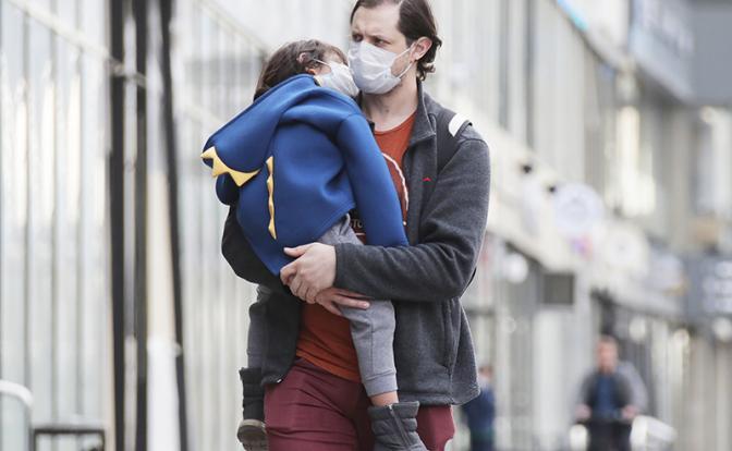 Россияне оценили роль отца в воспитании детей