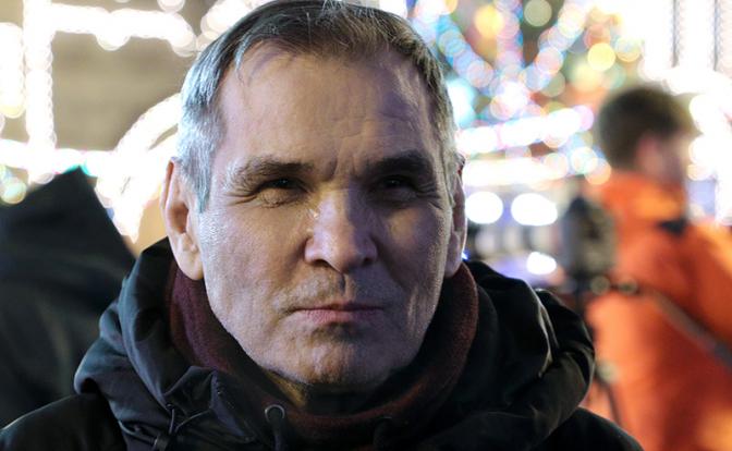 На фото: Бари Алибасов