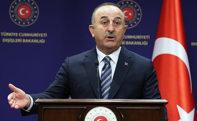 На фото: глава МИД Турции Мевлют Чавушоглу