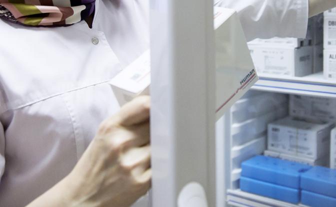 Опасное COVID-лечение: инфекционист недоволен повальным назначением антибиотиков