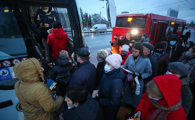 В Госдуме объяснили, почему депутаты не рассматривают новый закон о QR-кодах на транспорте