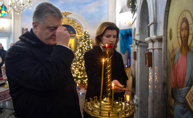 На фото: экс-президент Украины Петр Порошенко с супругой