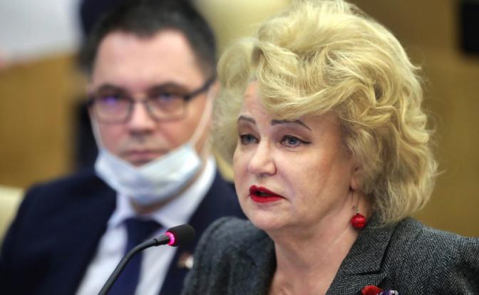 На фото: лидер ВЖС - «Надежда России», Председатель Комитета ГД РФ по делам семьи, женщин и детей Нина Останина