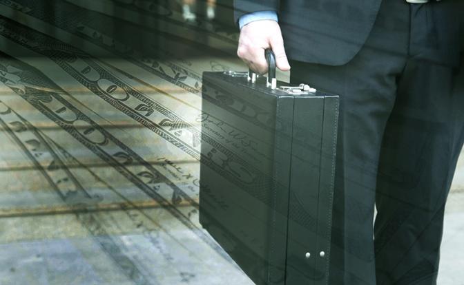 Эксперт оценил, что мешает остановить вывод капитала из России