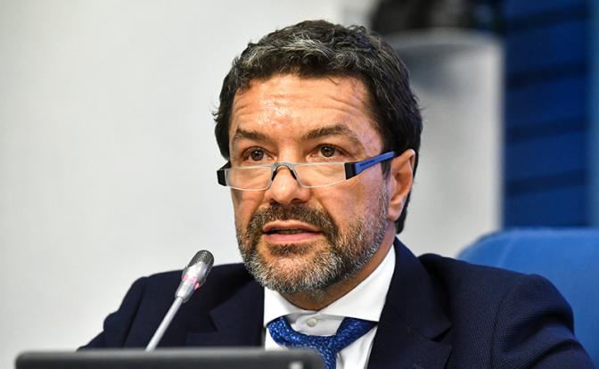 На фото: первый зампред комитета Госдумы по информационной политике, информационным технологиям и связи от партии КПРФ Александр Ющенко.