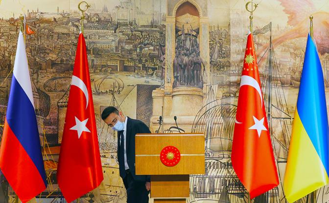 Политолог объяснил значение переноса российско-украинских переговоров в Турции