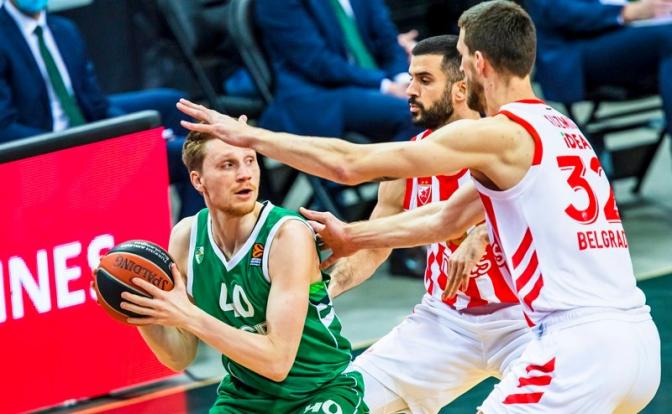 На фото: "Жальгирис" (Каунас) играет против "Црвена Звезда" (Белград) баскетбольный матч Евролиги в Каунасе