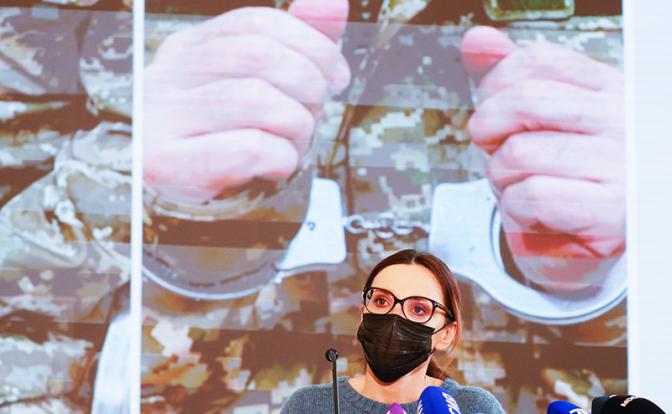 На фото: супруга украинского политика Виктора Медведчука Оксана Марченко во время пресс-конференции в Общественной палате РФ.