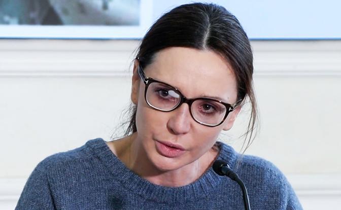 На фото: супруга украинского политика Виктора Медведчука Оксана Марченко во время пресс-конференции в Общественной палате РФ.