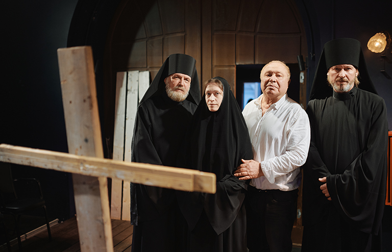 На фото: репетиция спектакля &laquo;Ангелы вышли покурить&raquo;