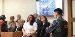 Ваша честь, не там запятую ставите