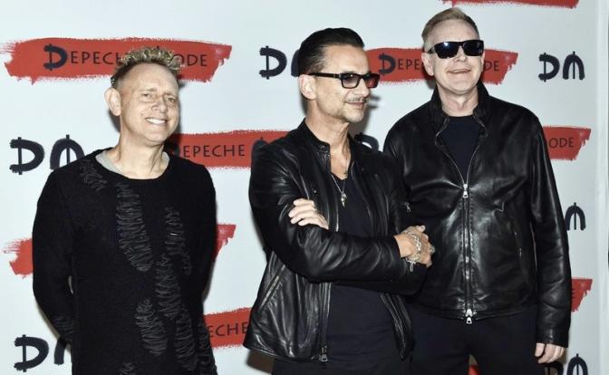 На фото: участники группы Depeche Mode Мартин Гор, Дэйв Гаан и Эндрю Джон Флетчер на пресс-конференции в Милане, посвященной выходу нового альбома Spirit, 2016 год