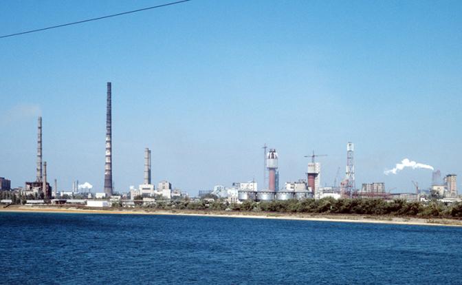 Минобороны РФ: Киев просит о коридоре для выхода гражданских с «Азота»