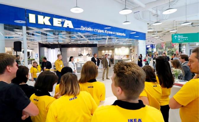 На фото: на открытии дизайн-студии "ИКЕА" в торговом центре "Авиапарк" в москве, которая была специально разработана в целях повышения доступности товаров и услуг для клиентов, 2018 год